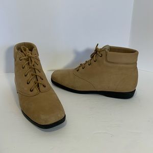 Ros Hommerson Suede Lace Up Tan Chukka Booties